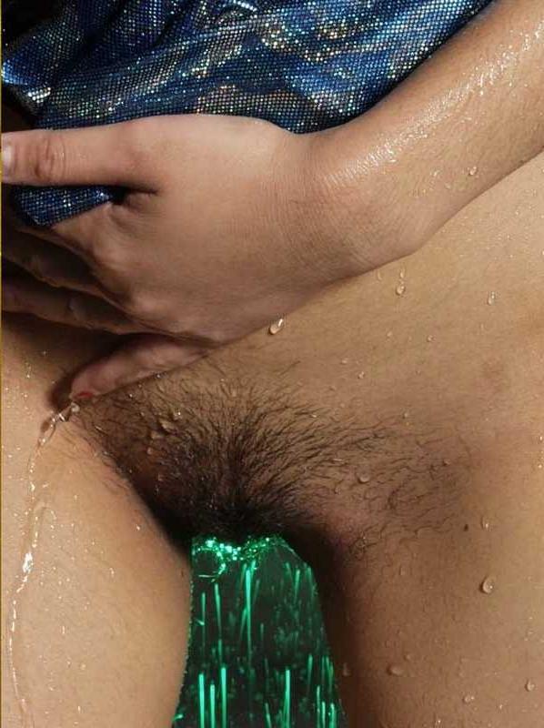 16P Sex asian hairy babe shows her nice juicy ass
