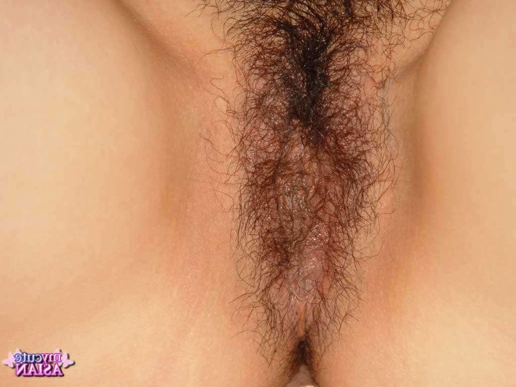 16P Chinese amateur opens her hairy and tiny cunt