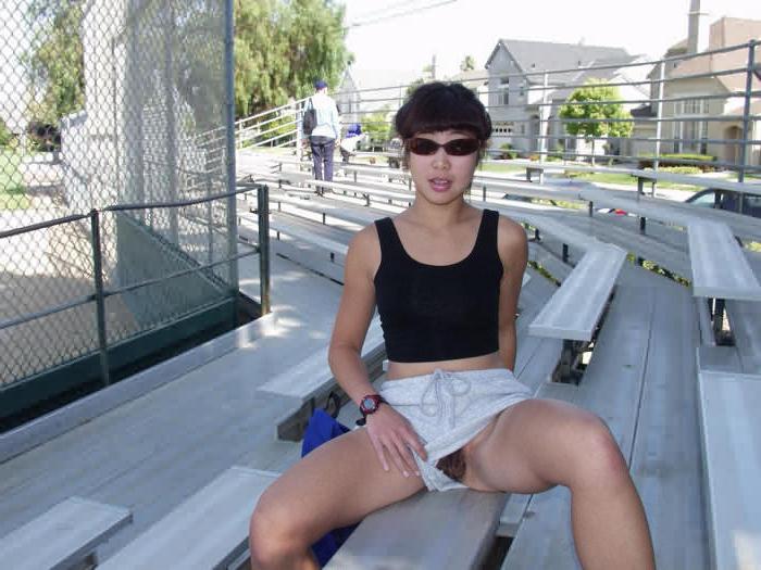 16P Cute Hairy Asian Chick Jade Flashing Outdoors in Public
