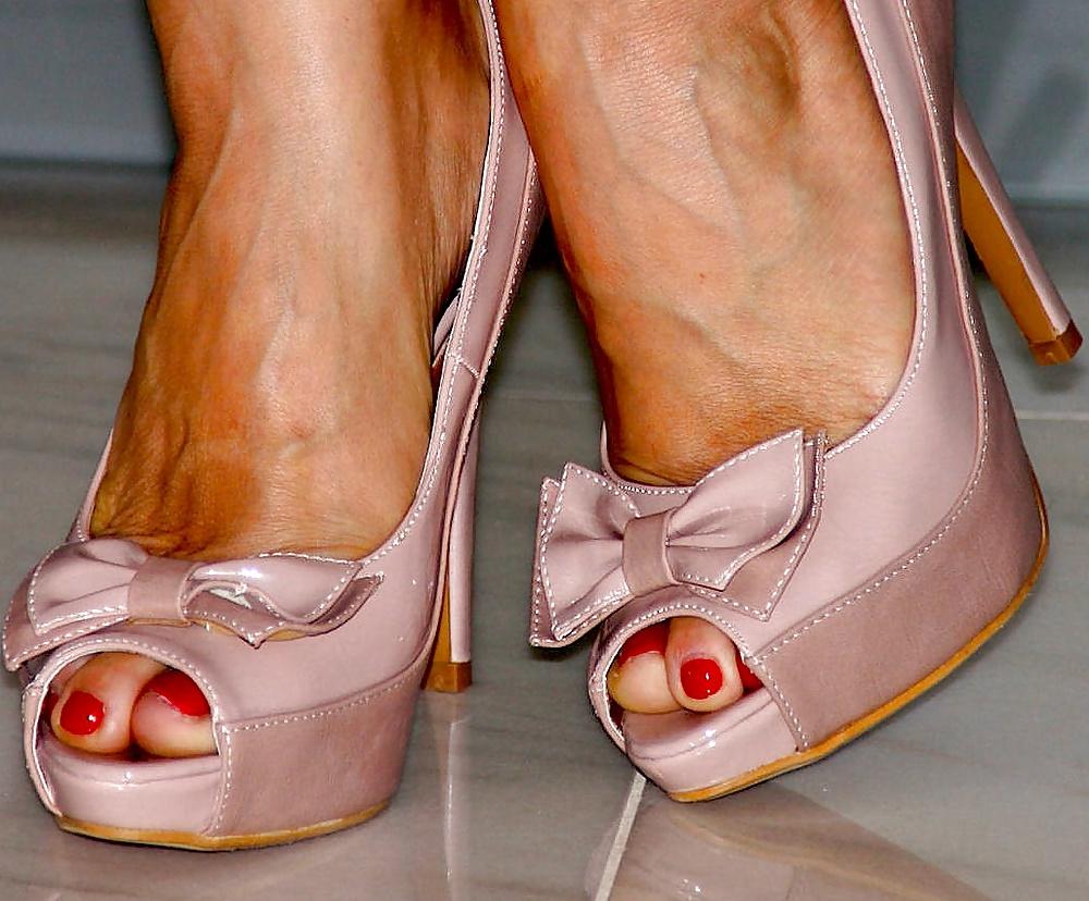 25P Pussy and Feet Heaven
