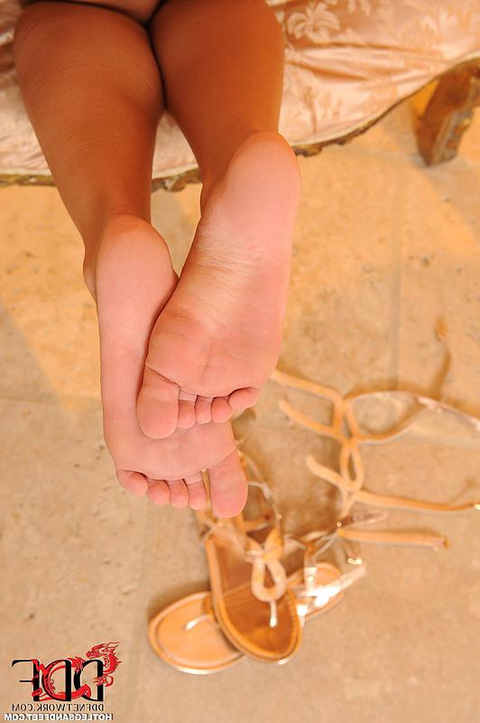 16P Goddess Teases In Gladiator Sandals