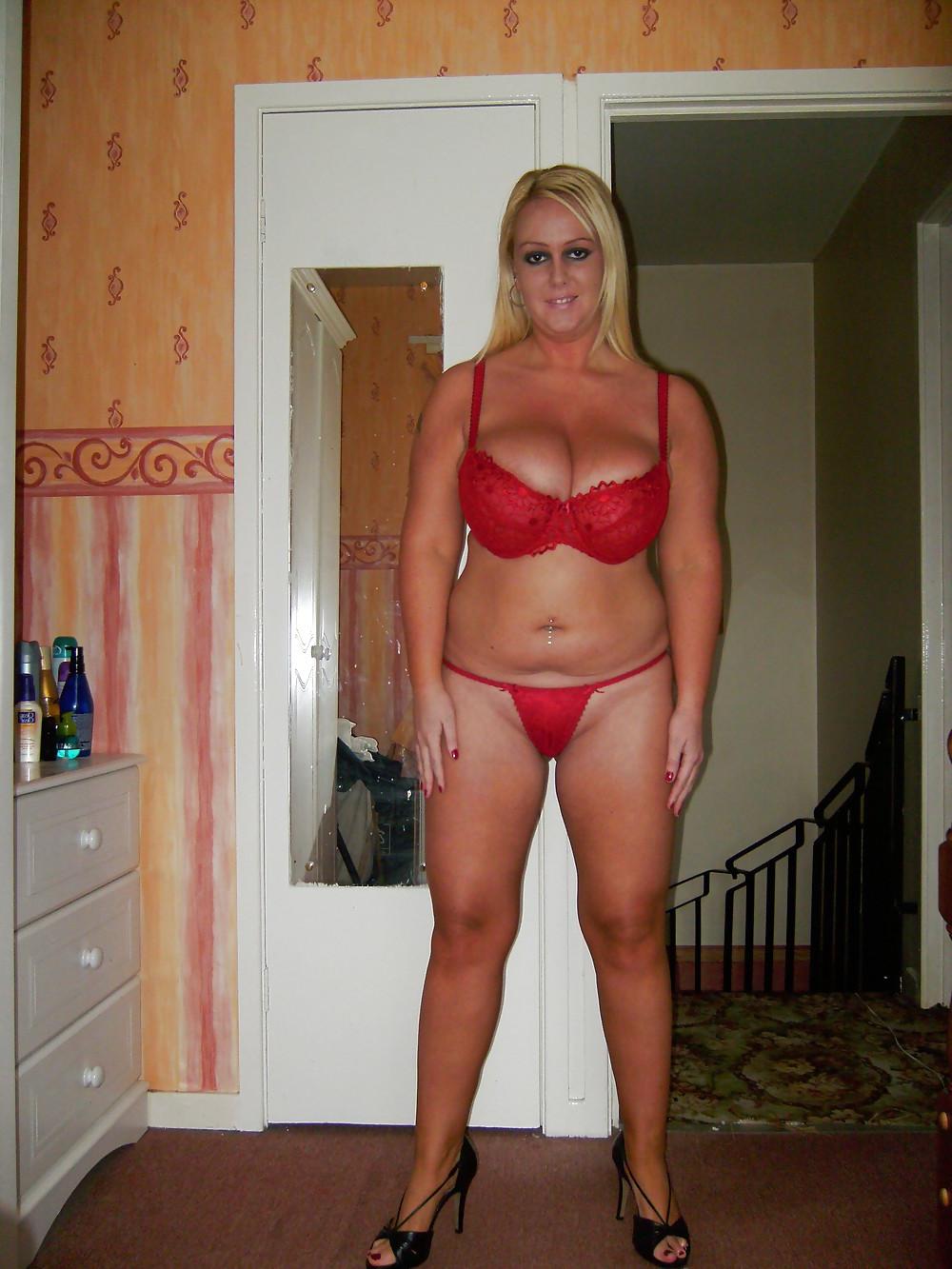 25P CURVY BRITISH LADY