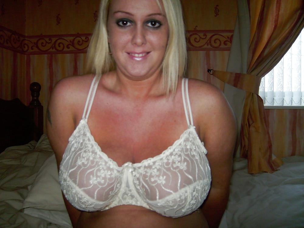 25P CURVY BRITISH LADY