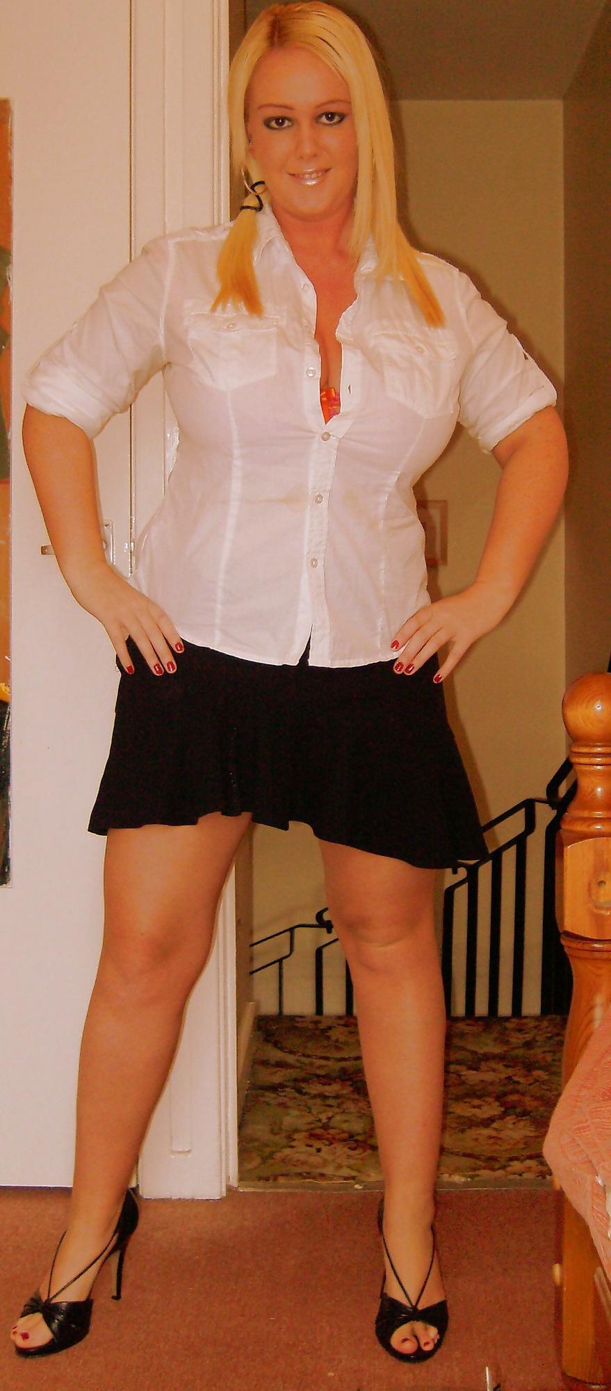 25P CURVY BRITISH LADY