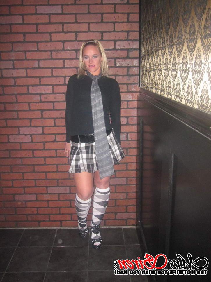 15P flash that ass in public