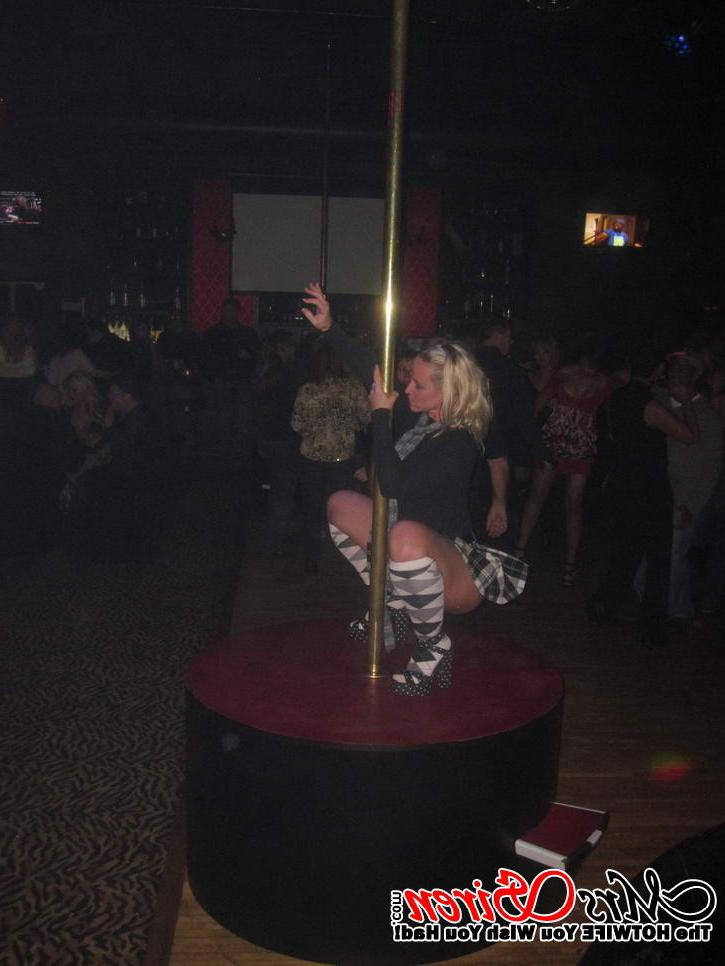 15P flash that ass in public