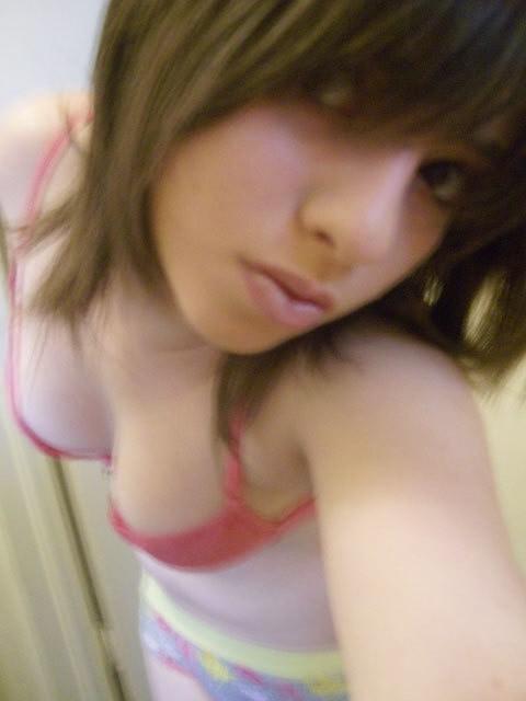 10P Bosomy goddess with hairy pussy gets recorded in home porn