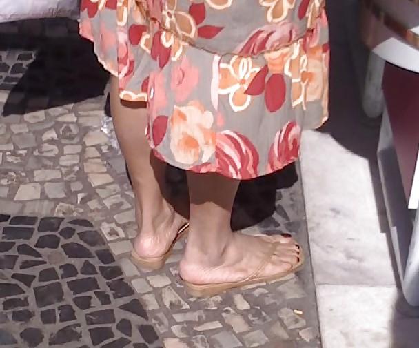 25P Jerk that dick to these FEET 3