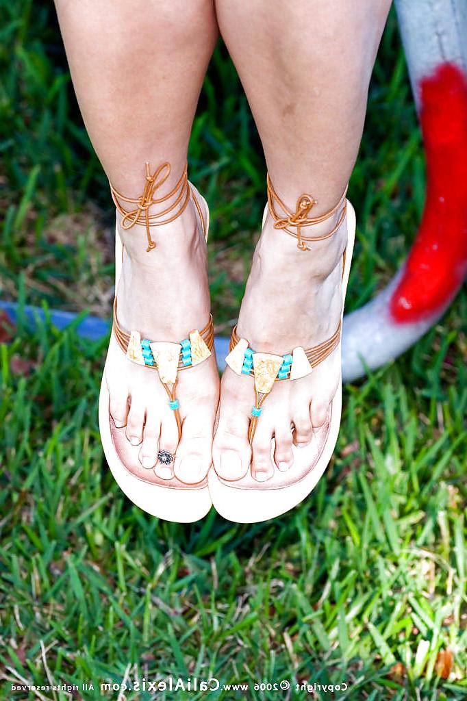 25P Jerk that dick to these FEET 3
