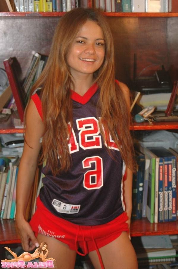 15P Bella shows her support to the USA by getting topless