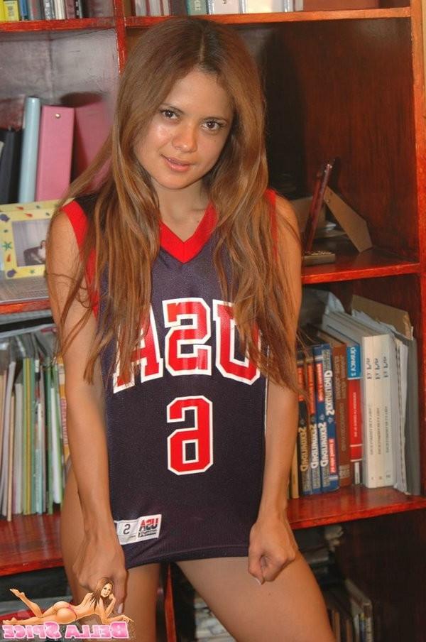 15P Bella shows her support to the USA by getting topless
