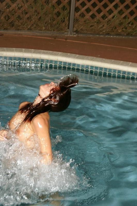 16P Juicy mature fingering pussy hard in the pool