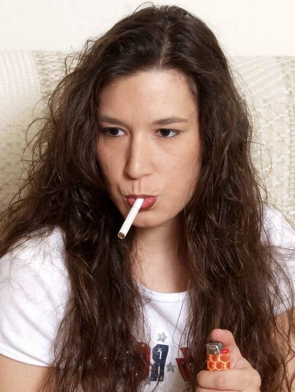 16P Mature horny smoker shows her juicy ass teasing