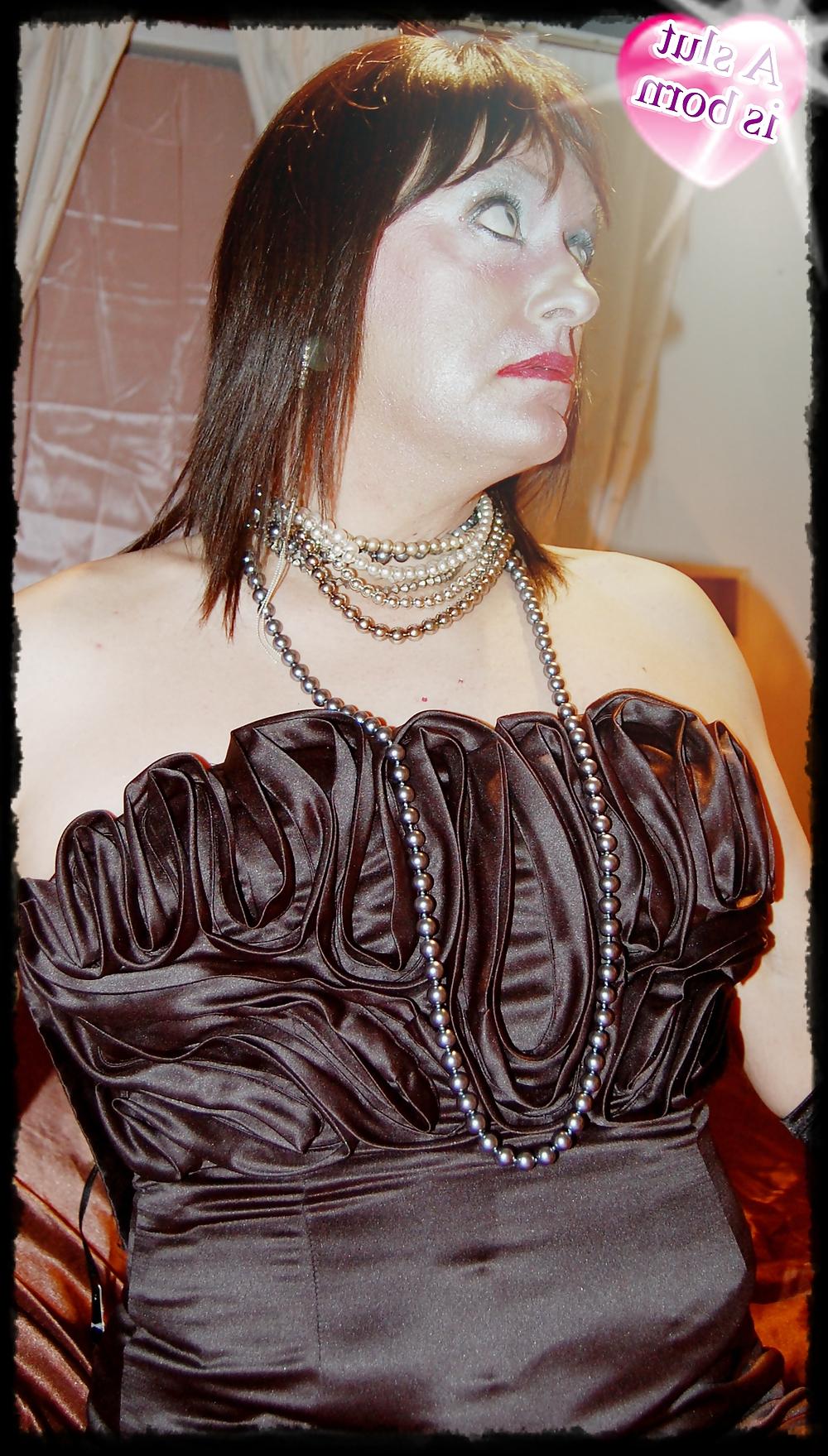 25P Dildo play & satin.