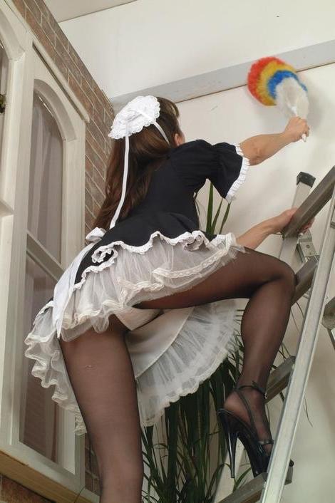 16P Kinky Wife Models Maids Outfit And Black Stockings