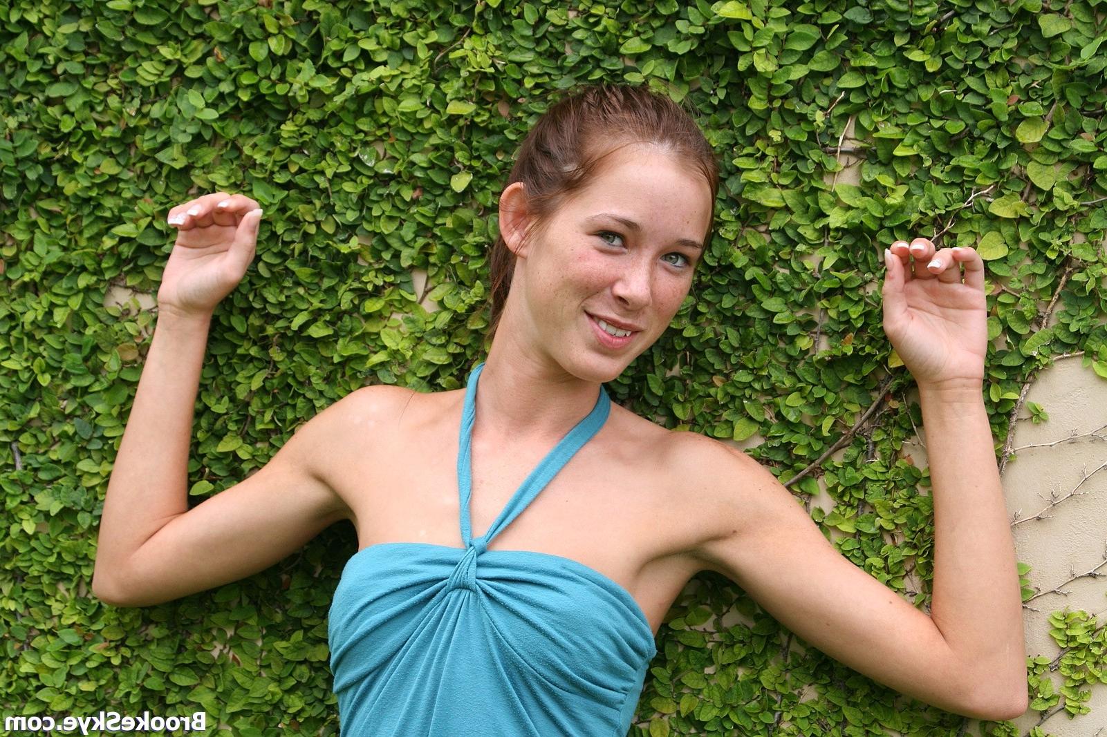 16P tight little teen showing off her tits