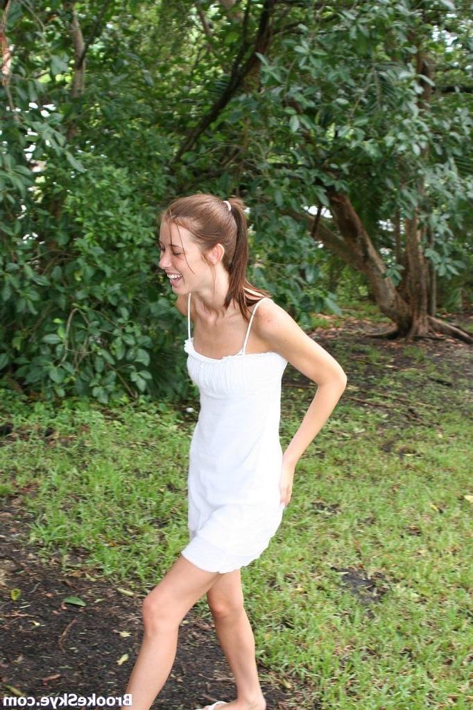 15P tight teen showing off her pussy in the park