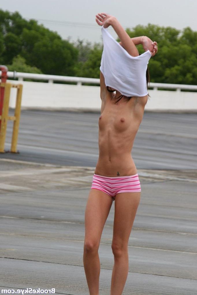 15P sexy brooke skye jogging topless