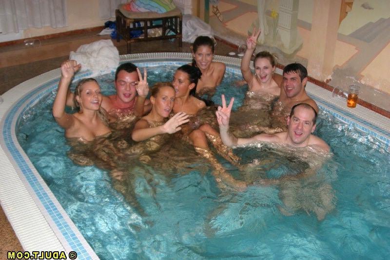 15P Drunken sorority sluts getting nasty at the pool
