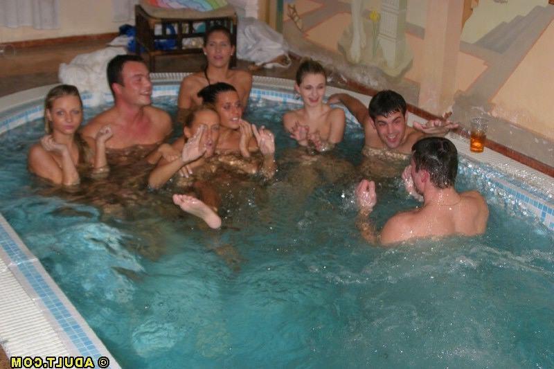 15P Drunken sorority sluts getting nasty at the pool