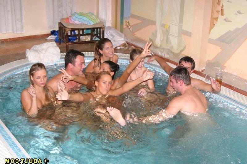 15P Drunken sorority sluts getting nasty at the pool