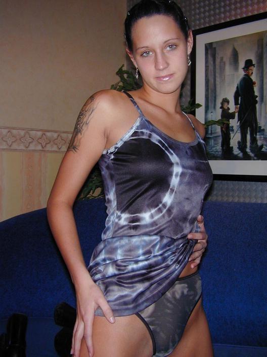 15P Mature Babe With Perky Titties And Shaven Muff