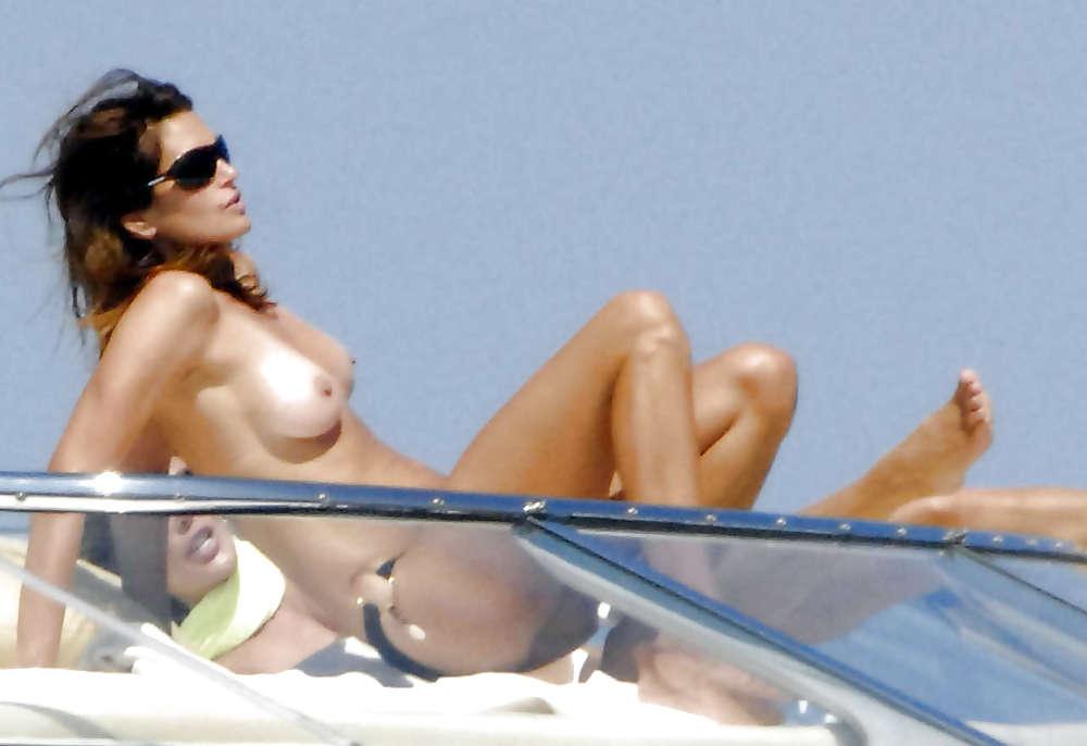 16P Cindy crawford topless