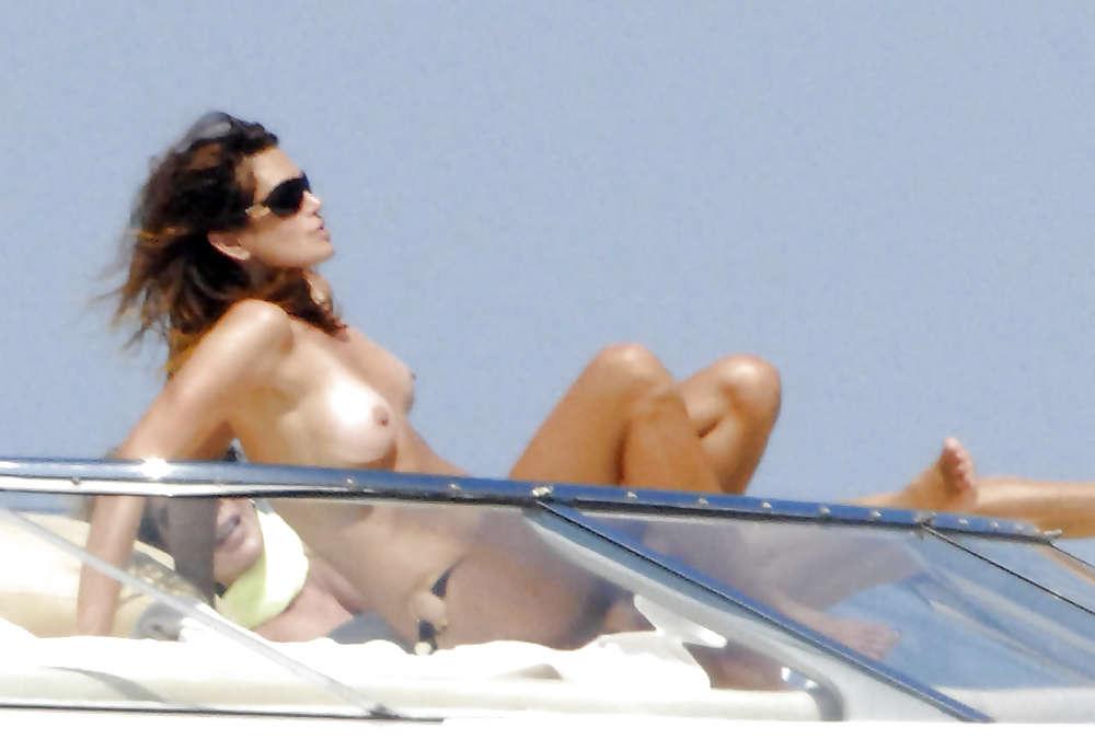 16P Cindy crawford topless