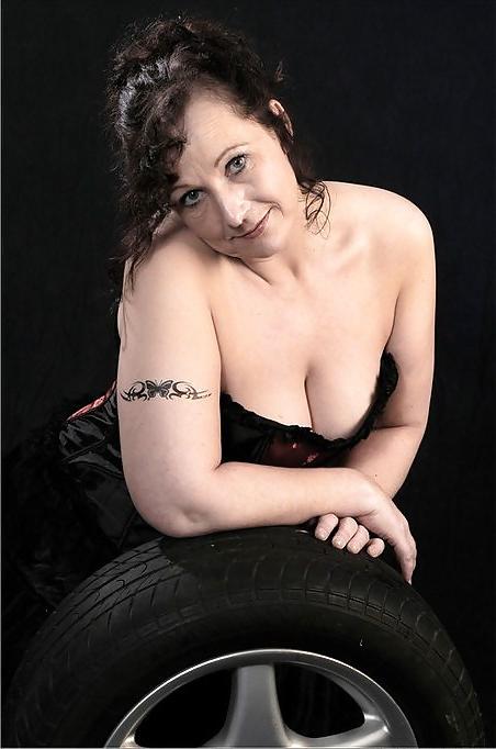 25P Mature bbc slut home off my fotoshoot