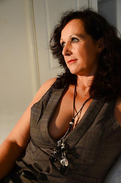 25P Mature bbc slut home off my fotoshoot