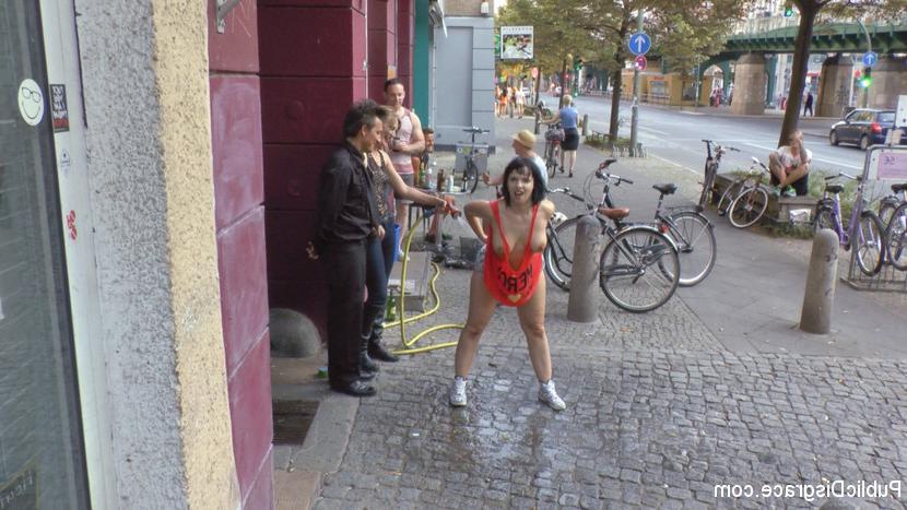 15P Busty Bitch Pina De Luxe is a Filthy Whore who needs Mona Wales to wash out her 