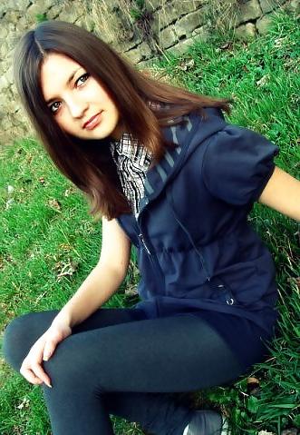 25P Ilona The Young Bitch