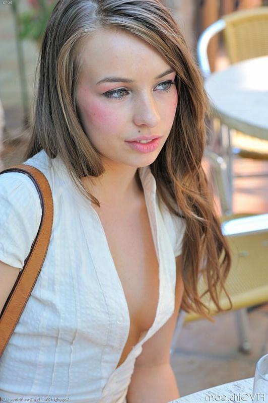 15P Sofia Sutra flashes tiny tits in public and masturbates