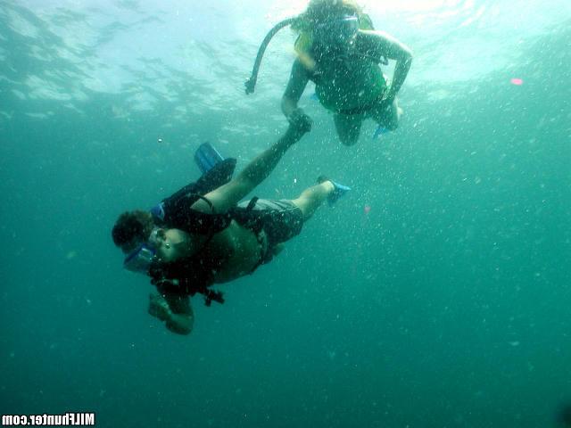 12P Amazing underwater pics of hot milf getting fucked while scuba diving