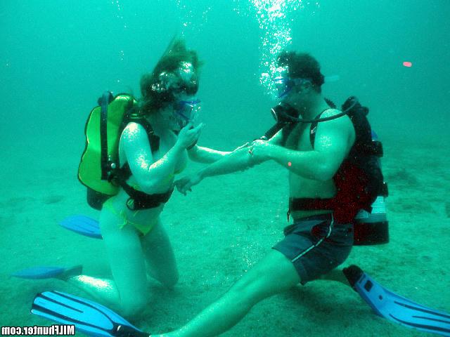 12P Truly amazing pics of milf getting banged while scuba diving