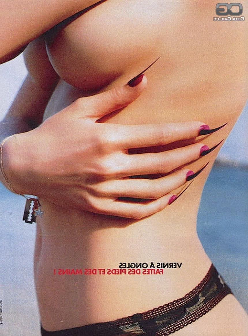 12P Sexy Ukrainian Celeb Olga Kurylenko posing Topless