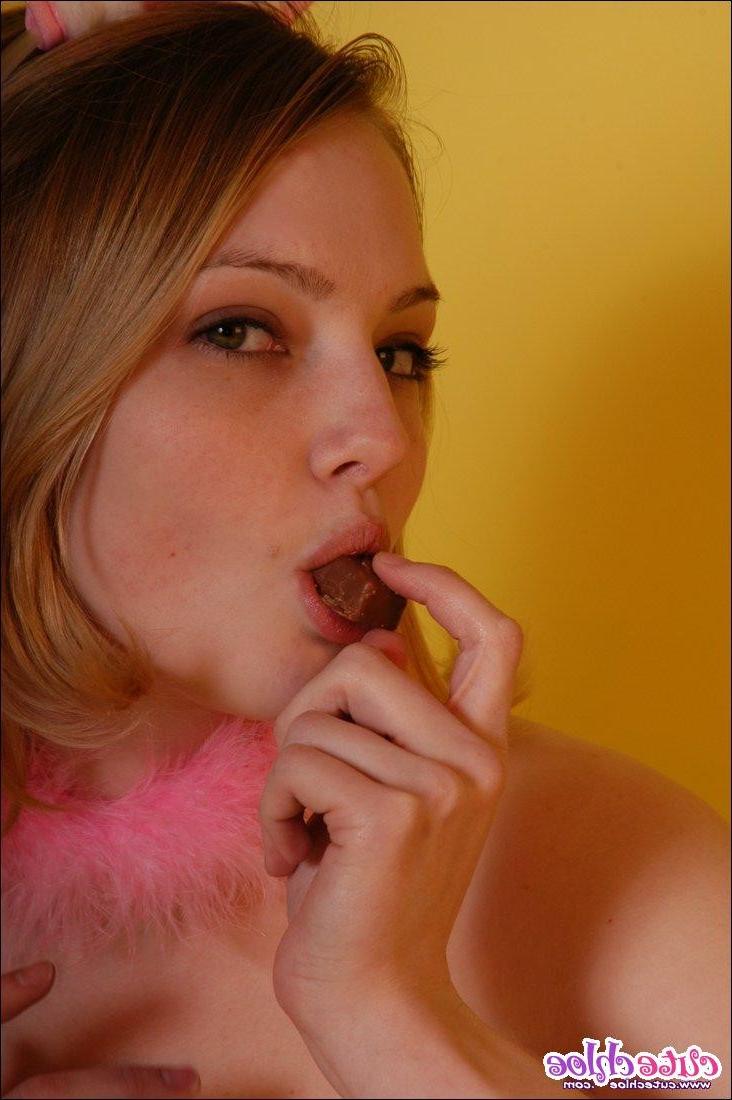 15P Sexy pornstar Cute Chloe up close and personal