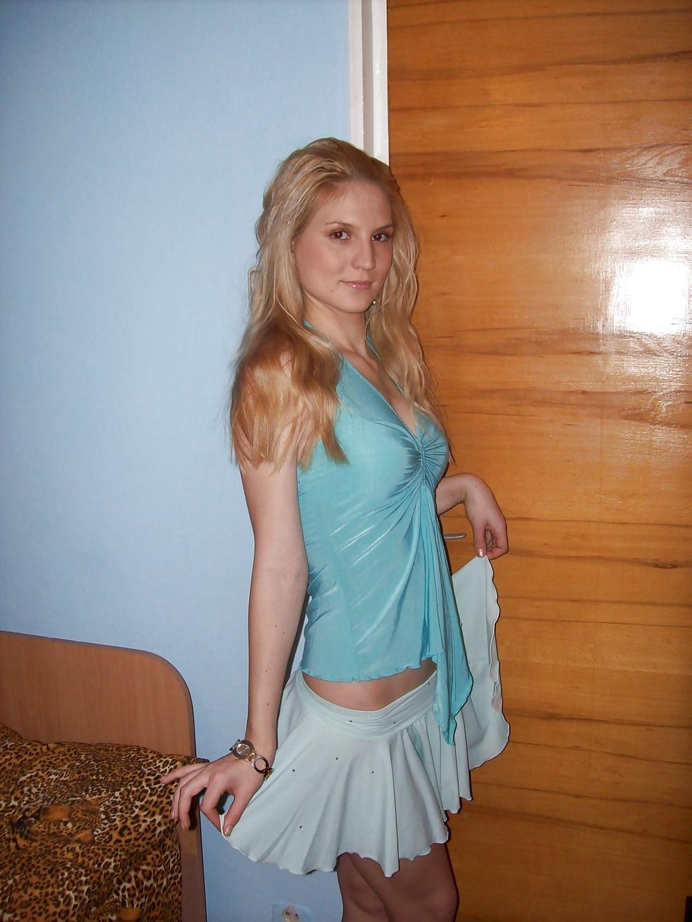 10P Blondina perversa