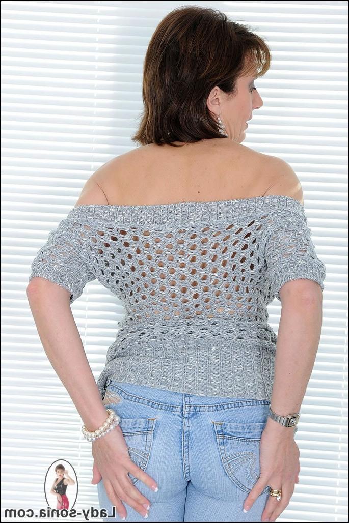 15P Tight jeans busty mature hotwife babe lady sonia