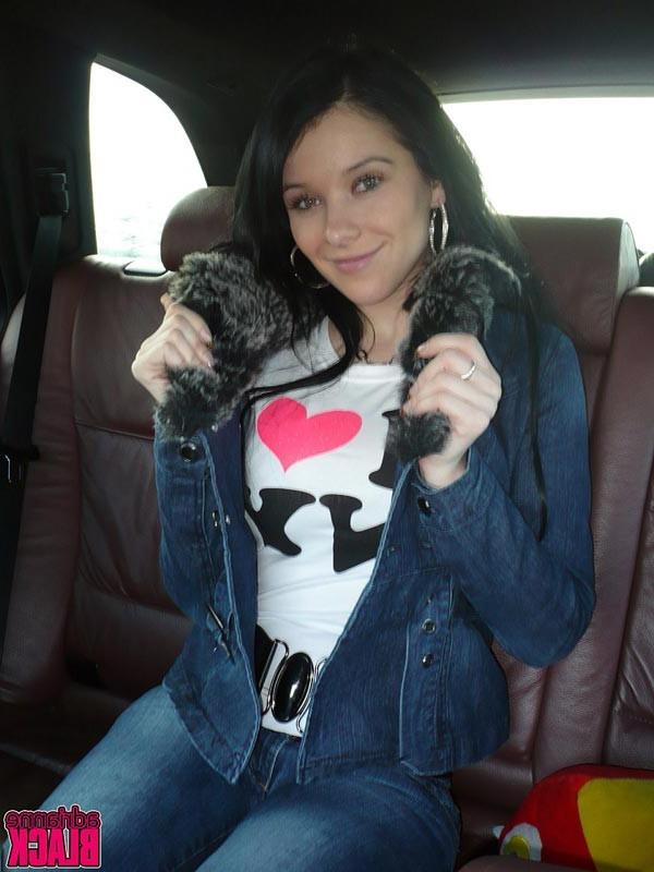 16P Busty NY tourist Adrianne Black strips down in the back seat