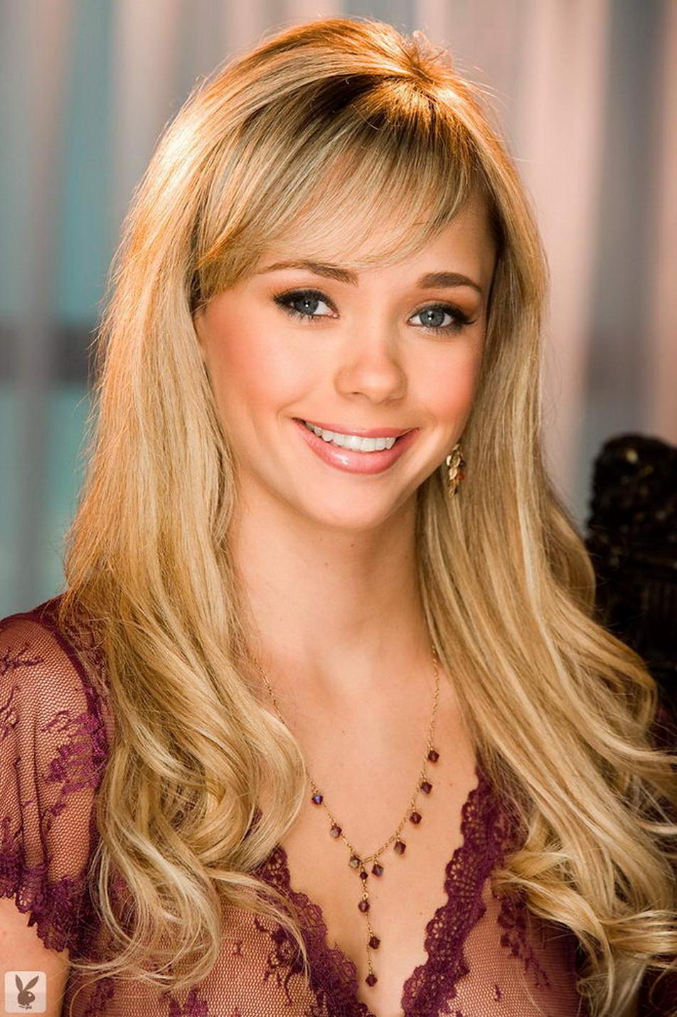 15P Beautiful blonde Play Mate Dayna Jones