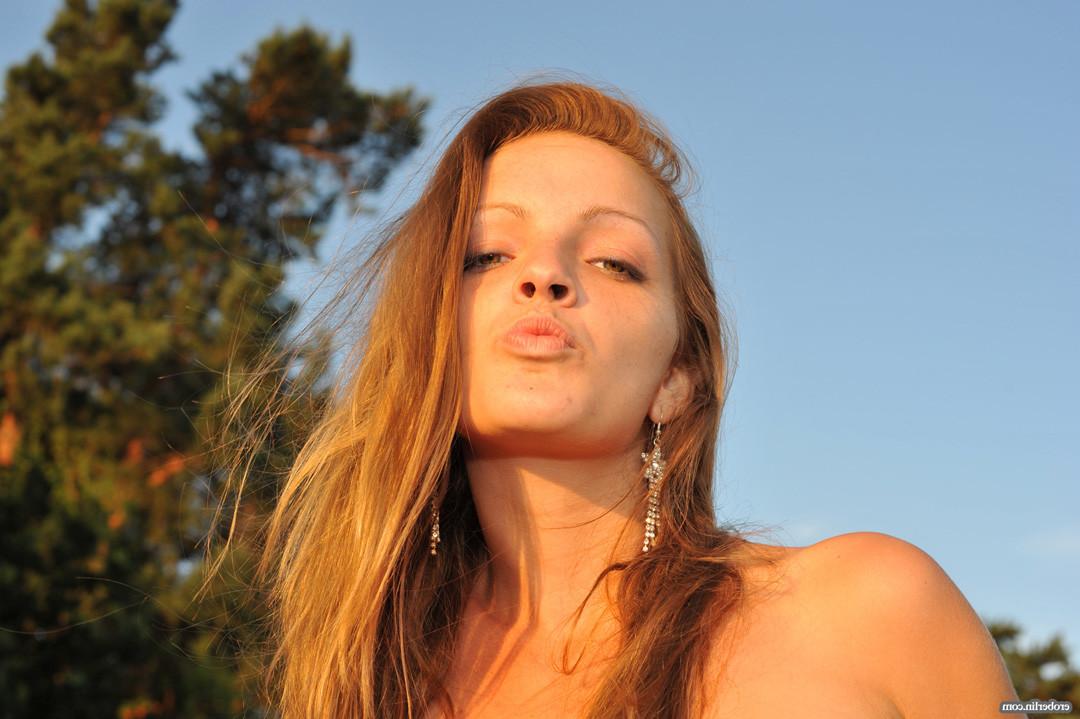16P Hot teen rubs her naked pussy on my BMW