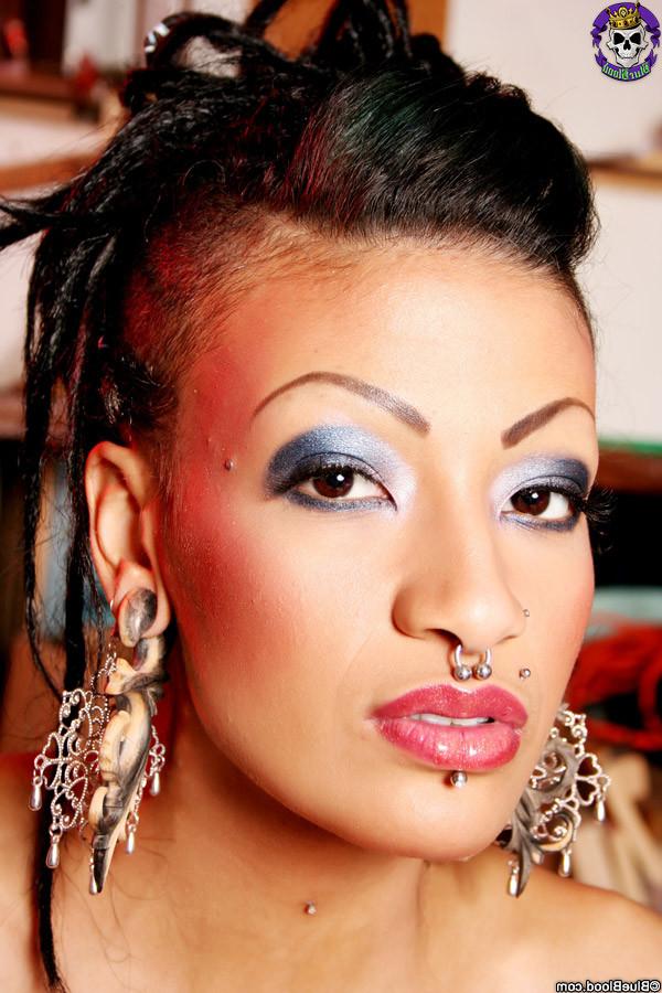 16P Modified tattooed punk babe with power tools
