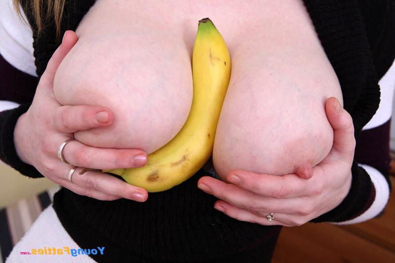 16P Bautiful young plumper plays with her jugs