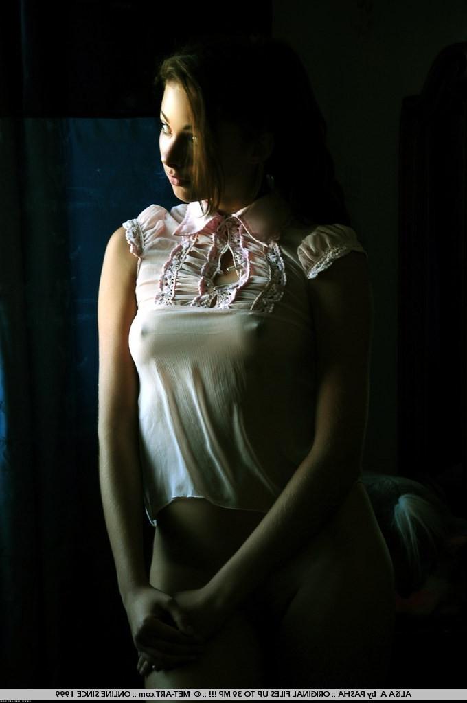 16P Nude erotic teen Alisa in softcore pics