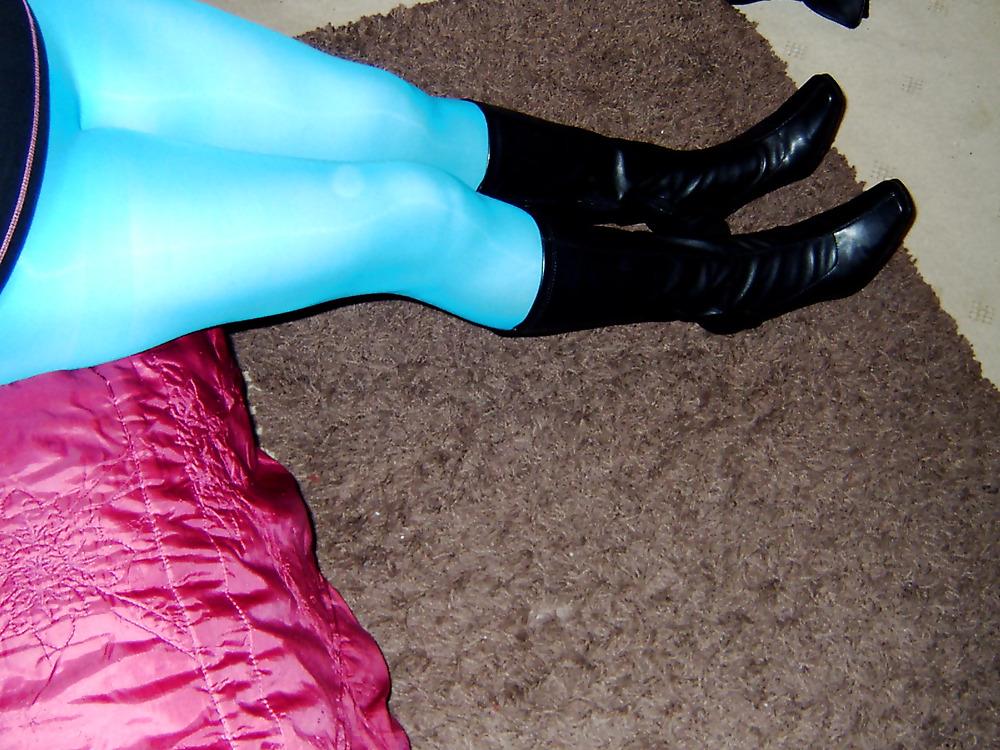6P Tights play