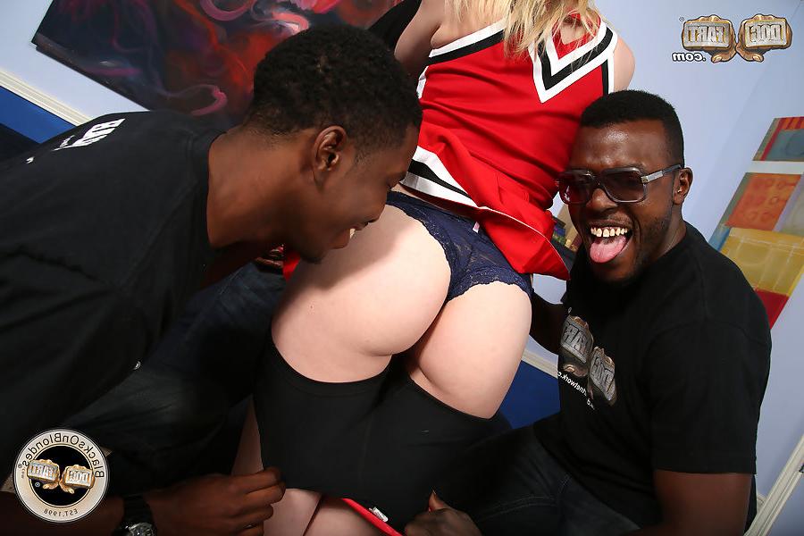 15P Cheerleader Summer Carter in an interracial gangbang