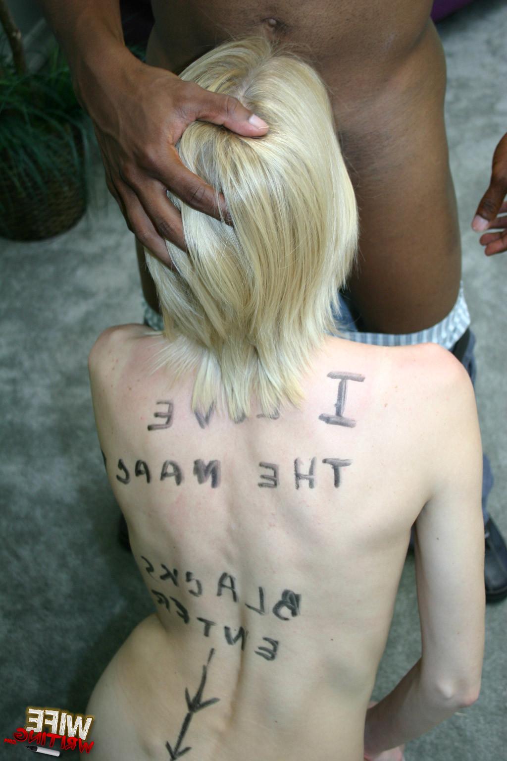 16P Angel faced housewife gulps a black dong very lusty