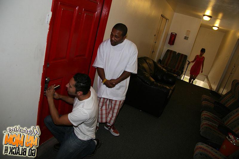 15P Hot mature Syren de Mar gets banged by a big cocked black dude