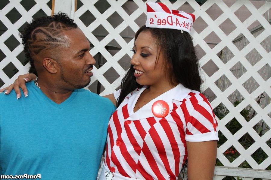 16P Alexa Cruz impaled with a huge dick